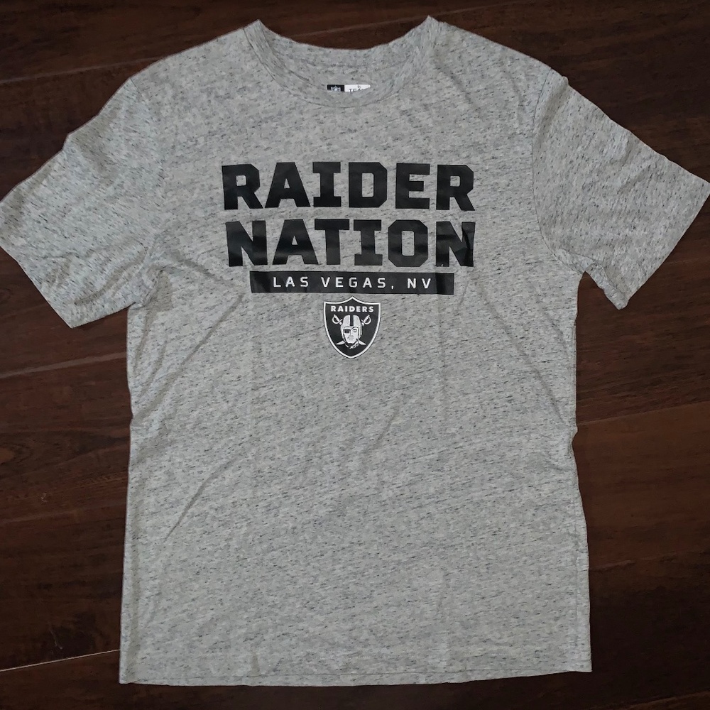 NFL Las Vegas Raiders "Raider Nation" Short Sleeve Graphic Shirt Size Medium